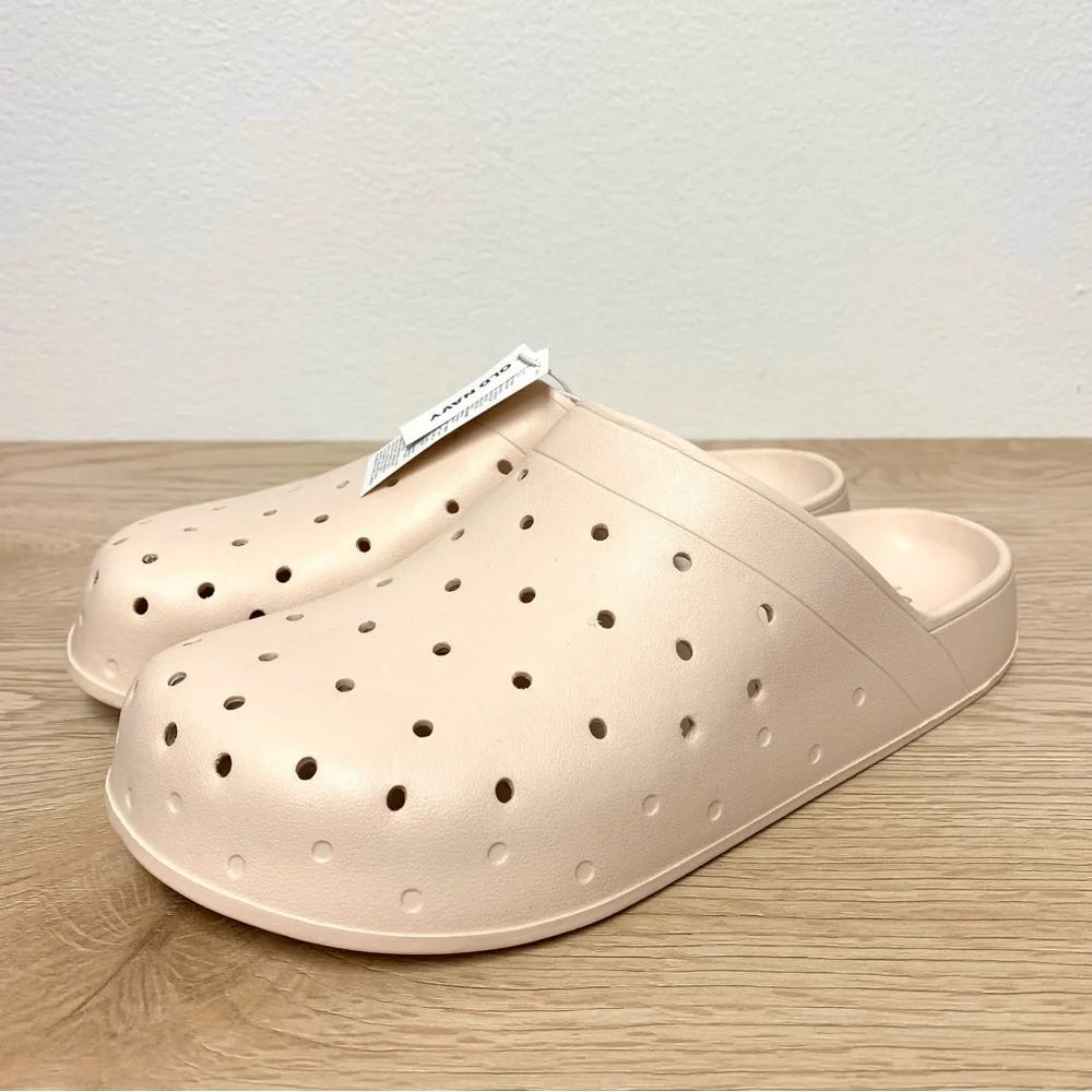 Old Navy Perforated Clogs‎ Slides Kids Sz 3-4 EVA Lightweight Summer Light Taupe